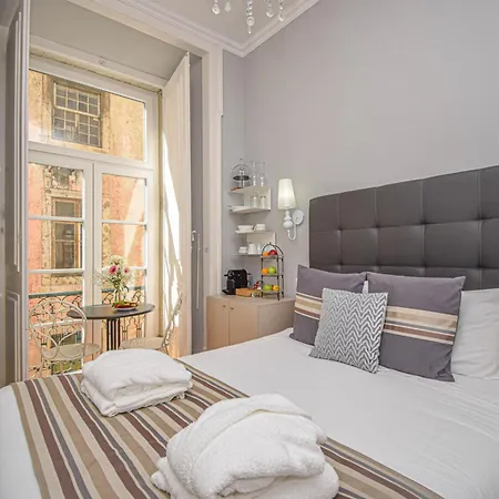 B In B Douradores Отель *