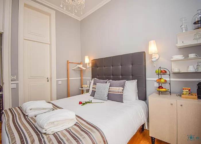 Отель B In B Douradores